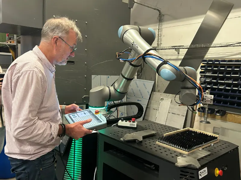 Jørgen Dahl, administrationschef hos Lars Broe Rustfri Stål A/S, har været drivkraft i arbejdet med at teste robotten i produktionen.